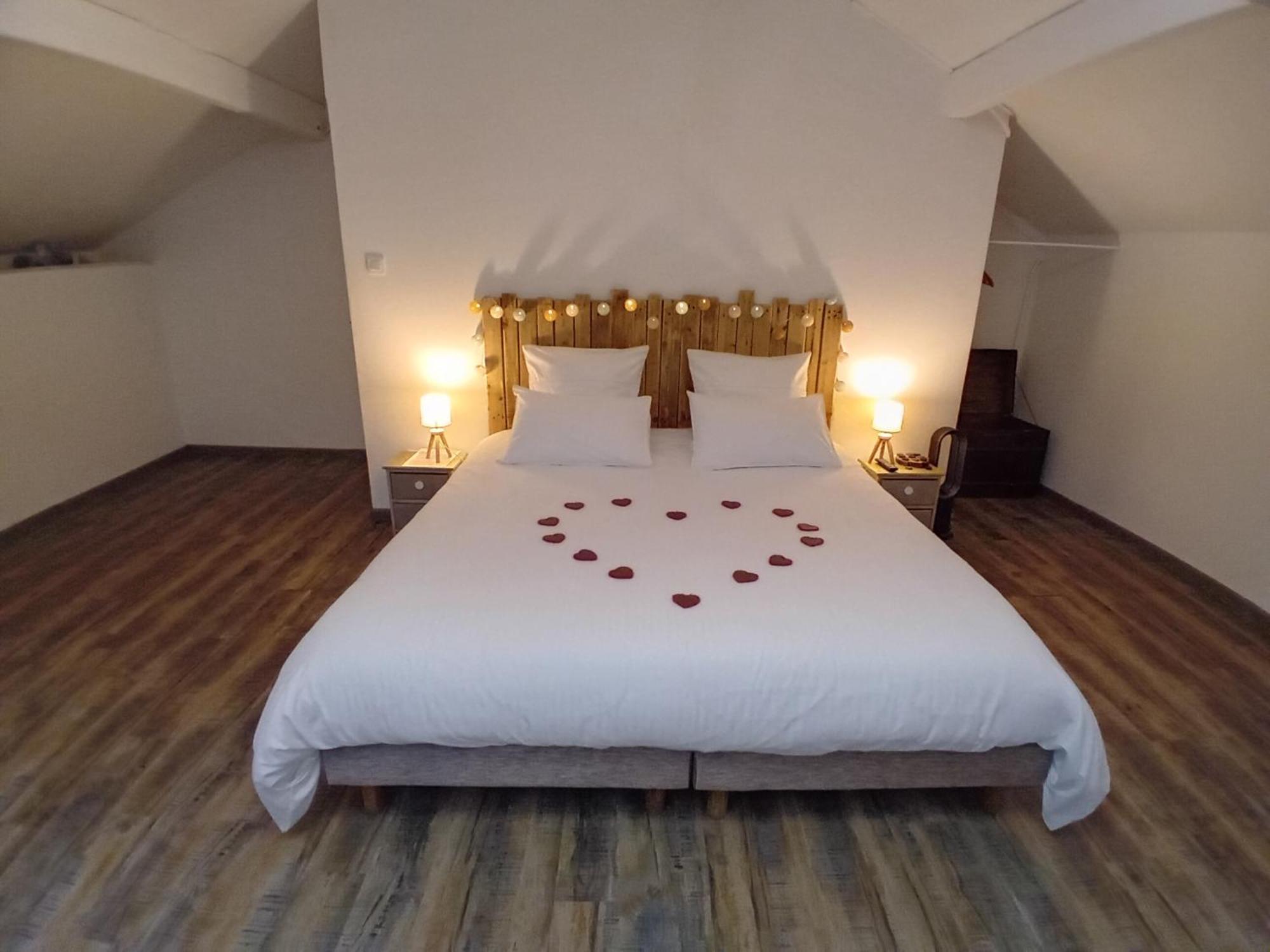 Soulosse-sous-Saint-Elophe Jacuzzi, Arcade Et Repas Compris B&B 외부 사진